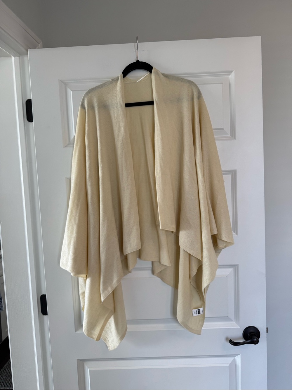NWOT Nordstrom Rack Easy Lightweight Ruana - Picture 3 of 6